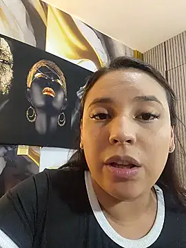 Snapshot of LizzRouse chatting on June 19, 2026, 9:07 pm LizzRouse online show from June 19, 2026, 9:07 pm