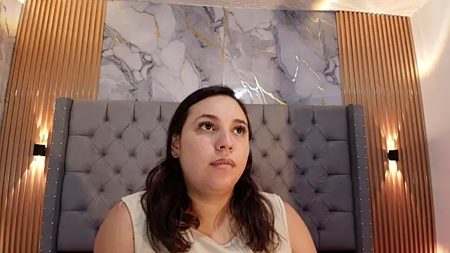 Snapshot of LizzRouse chatting on June 29, 2026, 12:49 pm LizzRouse online show from June 29, 2026, 12:49 pm