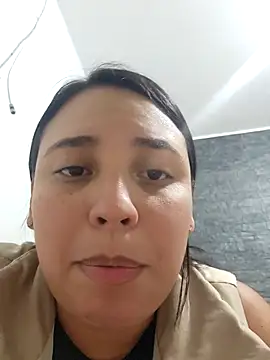 Snapshot of LizzRouse chatting on July 15, 2026, 10:15 pm LizzRouse online show from July 15, 2026, 10:15 pm