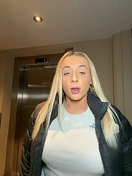 Strongqueen online show from January 11, 2026, 6:24 pm