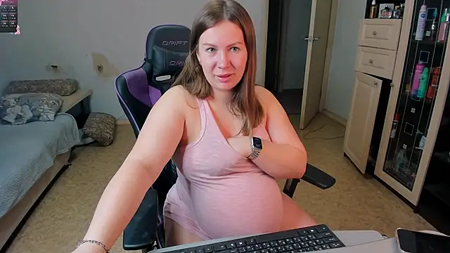 Snapshot of stella_vestal chatting on March 8, 2026, 4:00 pm stella vestal online show from March 8, 2026, 4:00 pm