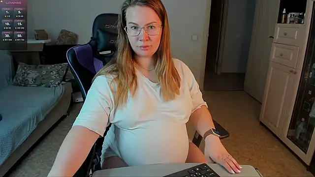 stella vestal online show from June 12, 2026, 4:00 am