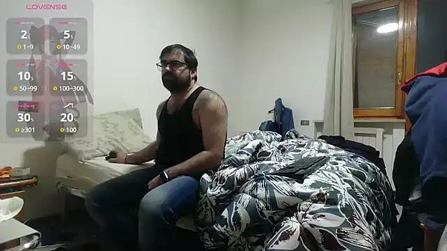 Snapshot of Attila985 chatting on April 7, 2026, 11:37 pm Attila985 online show from April 7, 2026, 11:37 pm