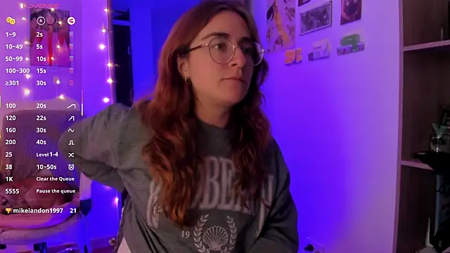 linda giggle online show from October 1, 2025, 2:39 am