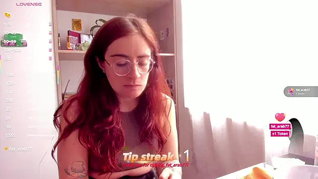 Snapshot of linda_giggle chatting on July 1, 2026, 1:56 pm linda giggle online show from July 1, 2026, 1:56 pm