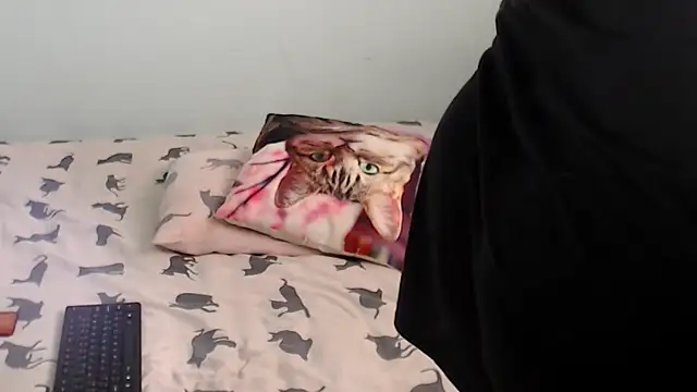 Snapshot of WendiMoon chatting on October 17, 2025, 7:11 am WendiMoon online show from October 17, 2025, 7:11 am