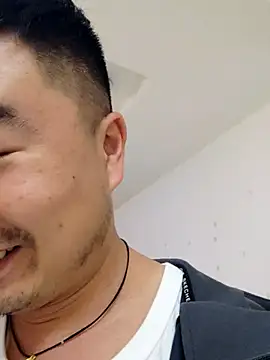 guozuo online show from October 2, 2025, 2:07 am