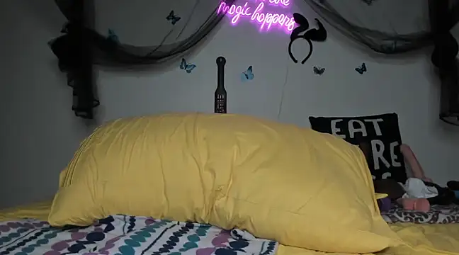 Snapshot of ThickAssRena chatting on February 5, 2025, 1:15 am ThickAssRena online show from February 5, 2025, 1:15 am