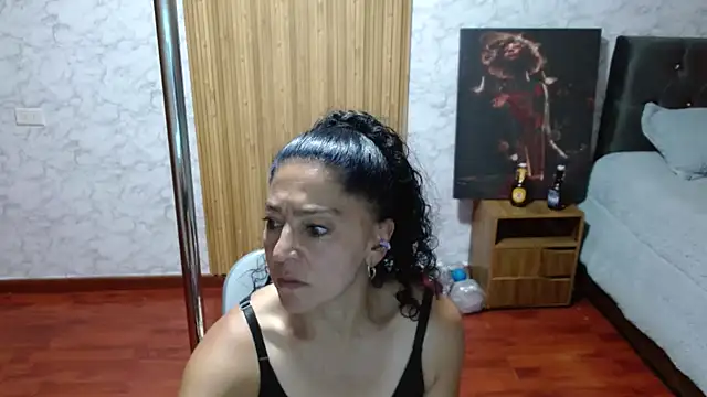 Snapshot of Anitta_muscle chatting on April 23, 2026, 8:22 pm Anitta muscle online show from April 23, 2026, 8:22 pm