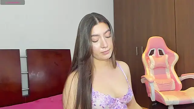 alice-love1 online show from October 1, 2025, 1:44 am