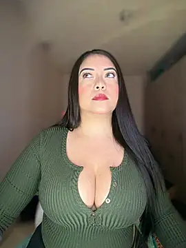 Snapshot of cami_ortiz__ chatting on August 2, 2026, 9:24 pm cami ortiz online show from August 2, 2026, 9:24 pm
