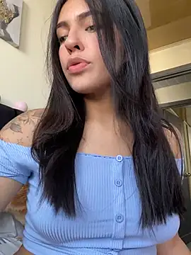 Snapshot of DaphneUwu chatting on December 14, 2024, 12:12 pm DaphneUwu online show from December 14, 2024, 12:12 pm