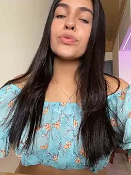 Snapshot of DaphneUwu chatting on February 15, 2025, 2:22 pm DaphneUwu online show from February 15, 2025, 2:22 pm