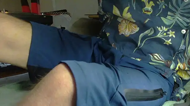 Snapshot of mike30nbg chatting on May 28, 2026, 9:12 pm mike30nbg online show from May 28, 2026, 9:12 pm