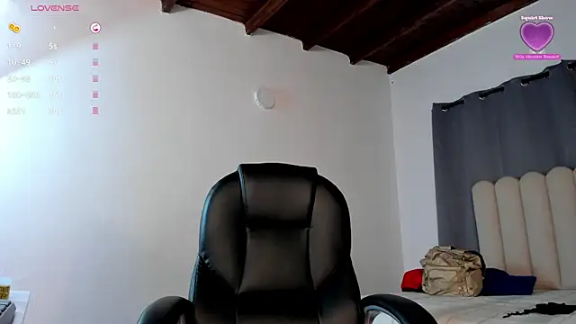 Snapshot of Dounia_nagi chatting on October 7, 2025, 4:09 am Dounia nagi online show from October 7, 2025, 4:09 am