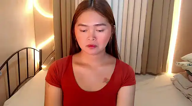 Snapshot of Itsme_claire chatting on December 21, 2024, 8:28 am Itsme claire online show from December 21, 2024, 8:28 am