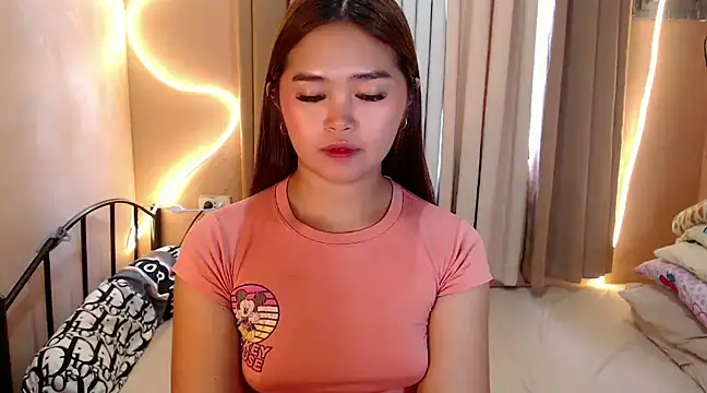 Snapshot of Itsme_claire chatting on February 7, 2025, 3:45 am Itsme claire online show from February 7, 2025, 3:45 am