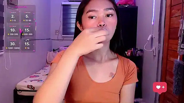 Snapshot of Itsme_claire chatting on October 4, 2025, 1:25 am Itsme claire online show from October 4, 2025, 1:25 am