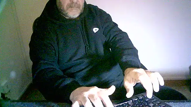 Snapshot of Greek_Passion chatting on December 21, 2025, 1:18 pm Greek Passion online show from December 21, 2025, 1:18 pm