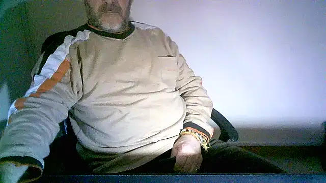 Snapshot of Greek_Passion chatting on March 25, 2026, 2:01 pm Greek Passion online show from March 25, 2026, 2:01 pm