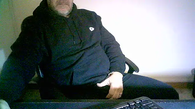 Snapshot of Greek_Passion chatting on April 10, 2026, 9:36 am Greek Passion online show from April 10, 2026, 9:36 am