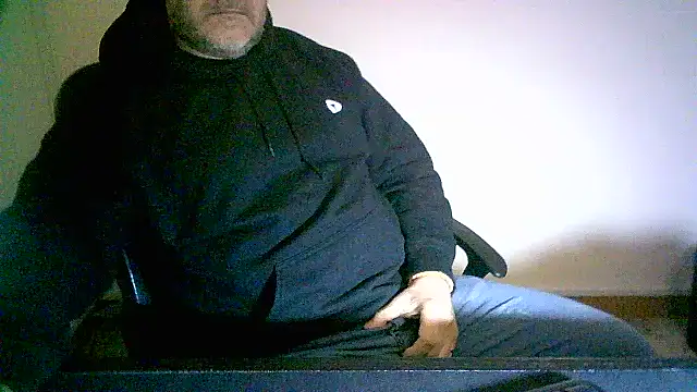 Snapshot of Greek_Passion chatting on April 12, 2026, 6:29 am Greek Passion online show from April 12, 2026, 6:29 am