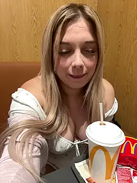 Snapshot of CherryAuroraa chatting on December 13, 2025, 9:42 pm CherryAuroraa online show from December 13, 2025, 9:42 pm