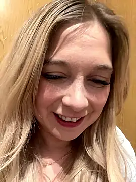 Snapshot of CherryAuroraa chatting on January 15, 2026, 10:13 pm CherryAuroraa online show from January 15, 2026, 10:13 pm