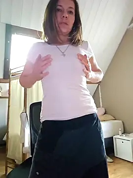 Lina lou4 online show from February 22, 2025, 9:01 am