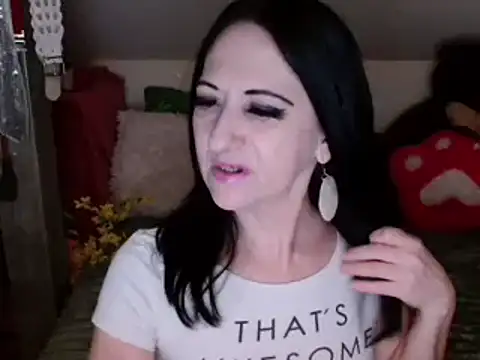 Snapshot of DebraMilf chatting on March 14, 2025, 3:37 am DebraMilf online show from March 14, 2025, 3:37 am