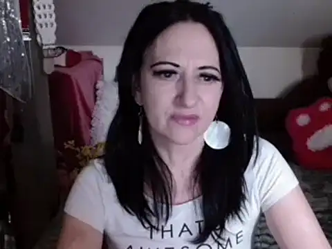 Snapshot of DebraMilf chatting on March 14, 2025, 6:42 am DebraMilf online show from March 14, 2025, 6:42 am