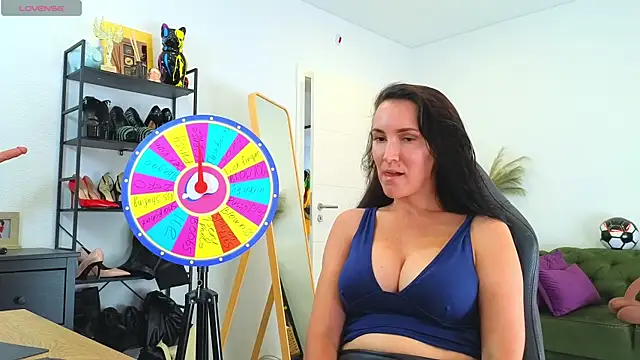 EvaKeks online show from July 5, 2026, 5:42 pm