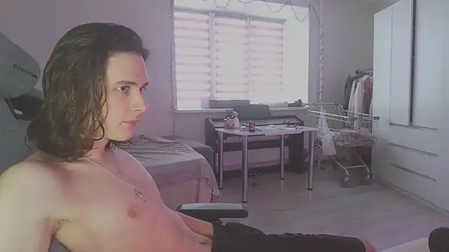 CandyChell online show from February 16, 2025, 12:21 pm