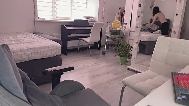 CandyChell online show from September 25, 2025, 8:51 am