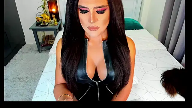 MissNaughtyTyra online show from April 23, 2026, 1:18 am