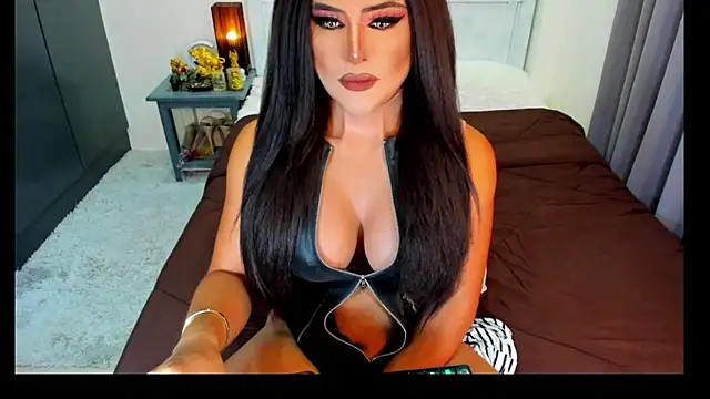 Snapshot of MissNaughtyTyra chatting on June 5, 2026, 1:34 am MissNaughtyTyra online show from June 5, 2026, 1:34 am