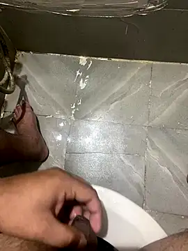 Rahuldhe22 online show from September 17, 2025, 8:21 pm