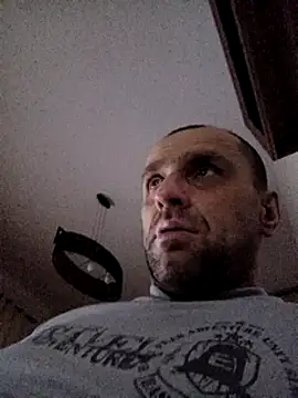 Snapshot of Roman0798 chatting on December 6, 2024, 1:07 am Roman0798 online show from December 6, 2024, 1:07 am