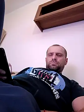 Snapshot of Roman0798 chatting on December 13, 2024, 7:04 am Roman0798 online show from December 13, 2024, 7:04 am