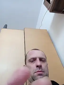 Snapshot of Roman0798 chatting on February 15, 2025, 11:06 am Roman0798 online show from February 15, 2025, 11:06 am