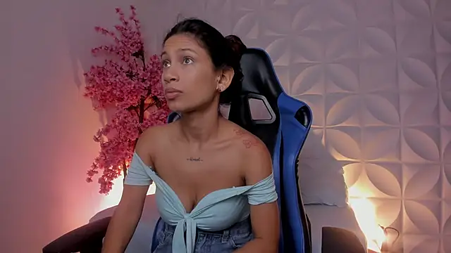 cora 22 online show from December 4, 2025, 12:58 pm