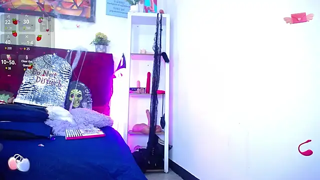 Snapshot of louise_nails chatting on November 4, 2025, 4:50 pm louise nails online show from November 4, 2025, 4:50 pm