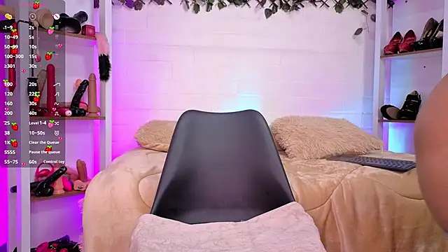 louise nails online show from July 12, 2026, 4:53 pm