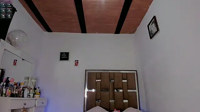 Snapshot of kendall-ewers chatting on September 21, 2025, 12:01 am kendall-ewers online show from September 21, 2025, 12:01 am