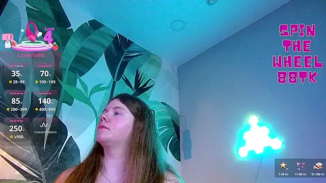 Snapshot of RubyValen chatting on October 7, 2025, 1:03 am RubyValen online show from October 7, 2025, 1:03 am