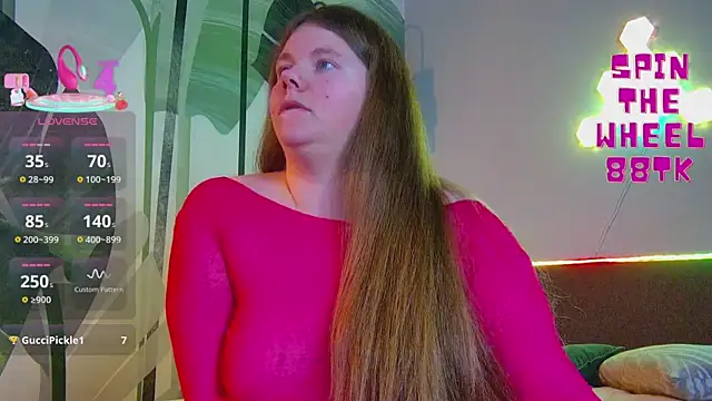 Snapshot of RubyValen chatting on December 1, 2025, 4:39 am RubyValen online show from December 1, 2025, 4:39 am