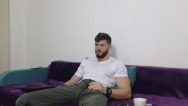 Snapshot of TheTopAlex chatting on February 19, 2025, 7:39 am TheTopAlex online show from February 19, 2025, 7:39 am