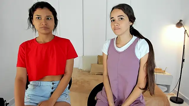 Snapshot of sexychanell_18 chatting on March 5, 2025, 12:44 pm sexychanell 18 online show from March 5, 2025, 12:44 pm