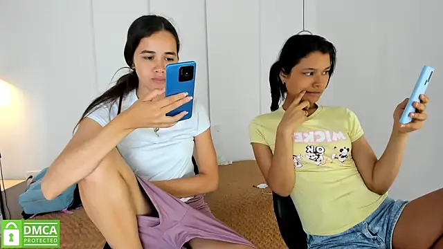 Snapshot of sexychanell_18 chatting on March 21, 2025, 12:50 pm sexychanell 18 online show from March 21, 2025, 12:50 pm