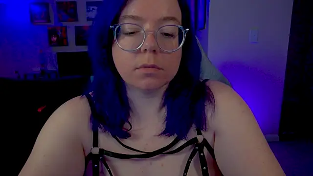 KiraSpitQueen online show from April 27, 2026, 3:48 am
